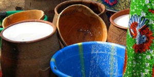 Contenitori di birra di miglio (Foto: InOgniDove.it)