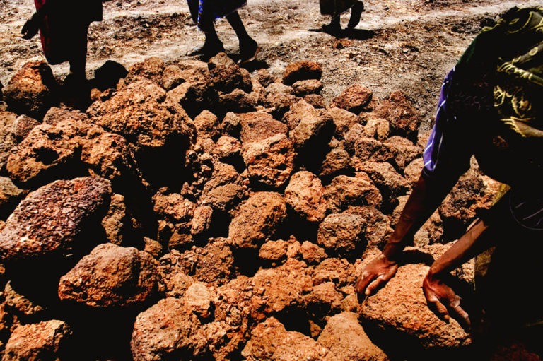 Scrutando il cielo in attesa della pioggia