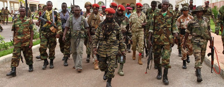 BURUNDI: BANDE ARMATE SEMINANO IL PANICO