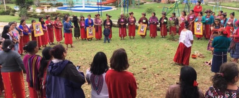 Tenerezza, allegria e indignazione: antidoti alla violenza