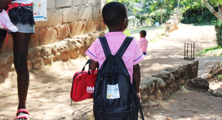 Ad Haiti si ritorna sui banchi di scuola